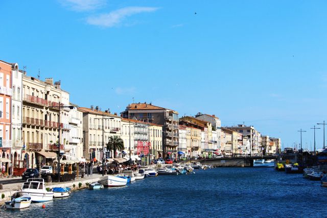 Vue sur Perpignan et la côte catalane